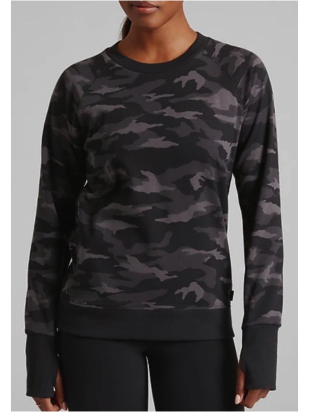 Athleta XL Triumph Camo Crewneck Pullover Sweatshirt With Thumbholes